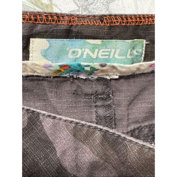 O’Neill Y2K Camo Floral Shorts XL - Picture 3 of 7